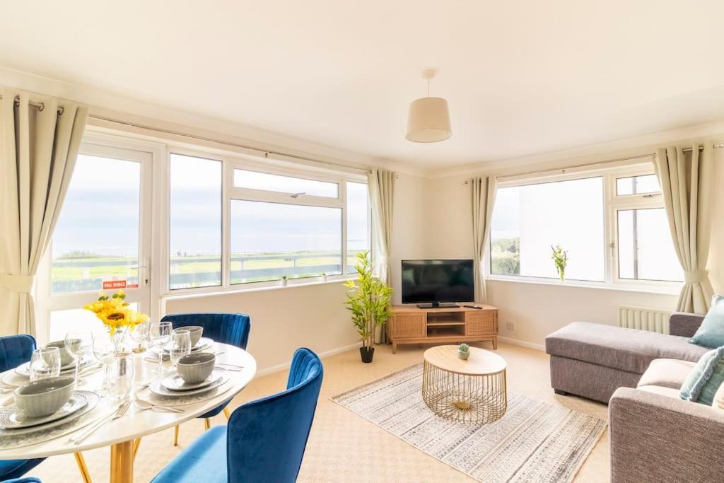 Incredible Sea View 2 Bedroom Beach Apartment Bournemouth Exterior foto